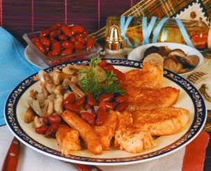 Жареная форель с грибами